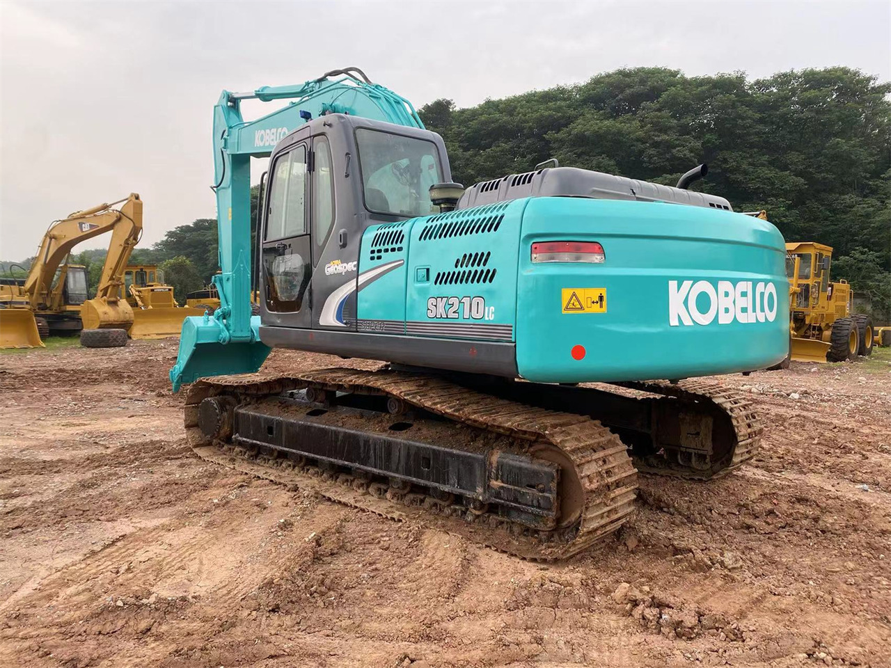 KOBELCO SK210LC-8 - حفارات زحافة: صور 4 KOBELCO SK210LC-8 - حفارات زحافة: صور 4