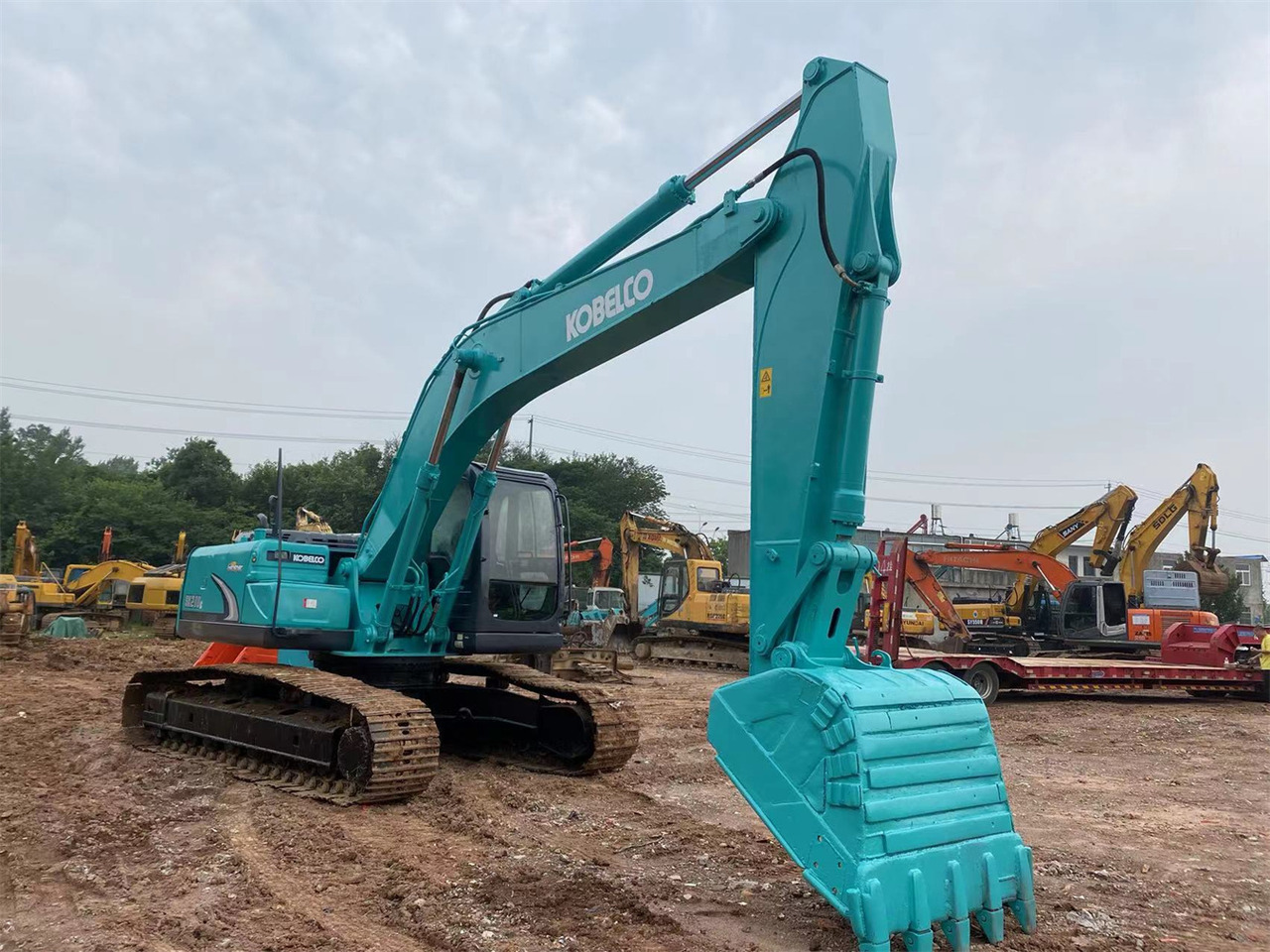 KOBELCO SK210LC-8 - حفارات زحافة: صور 3 KOBELCO SK210LC-8 - حفارات زحافة: صور 3