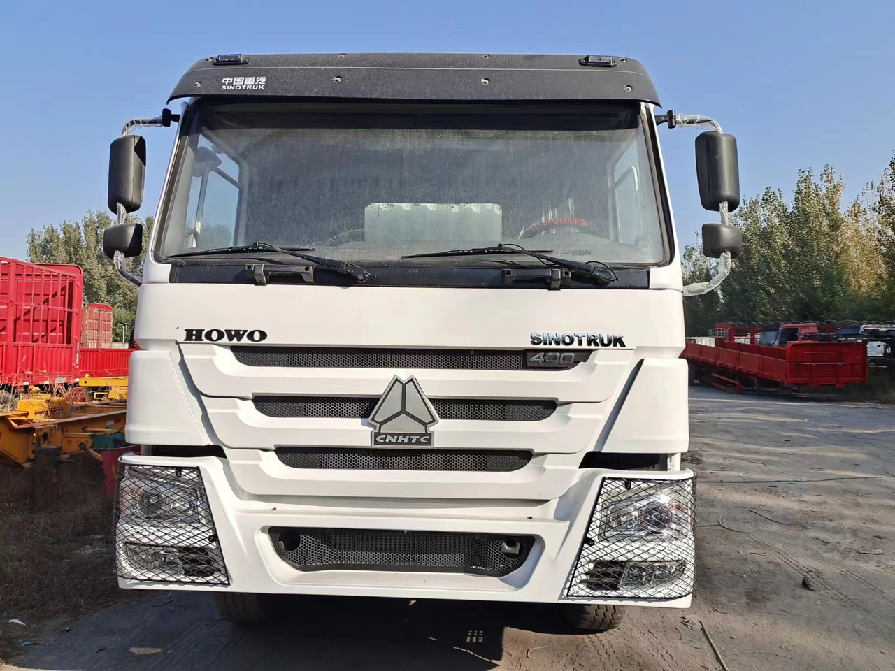 SINOTRUK 400 HOWO Box truck - متساوي شاحنة: صور 3 SINOTRUK 400 HOWO Box truck - متساوي شاحنة: صور 3