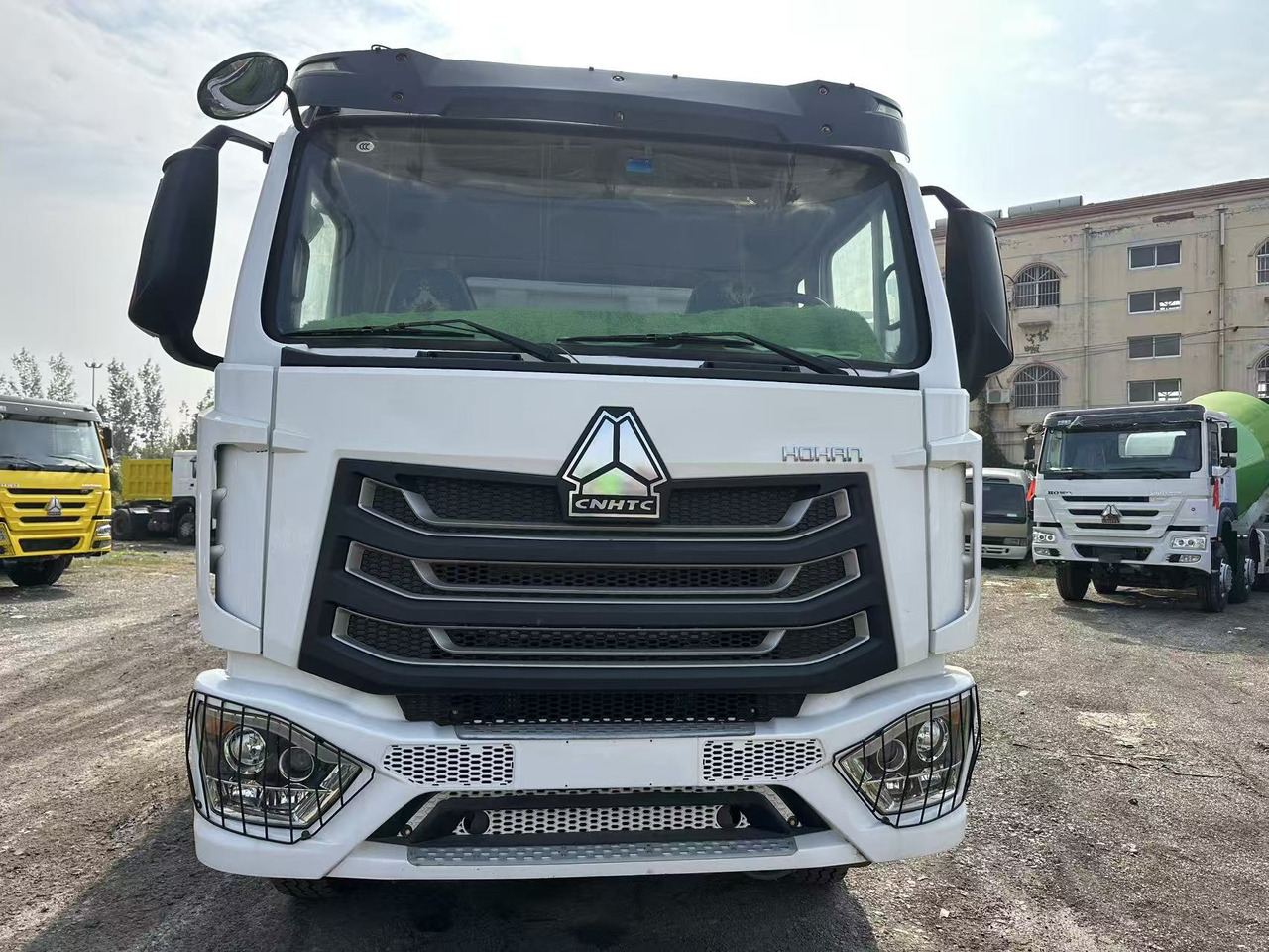 SINOTRUK HOHAN 400hp 6x4 tipper truck - قلابات: صور 4 SINOTRUK HOHAN 400hp 6x4 tipper truck - قلابات: صور 4
