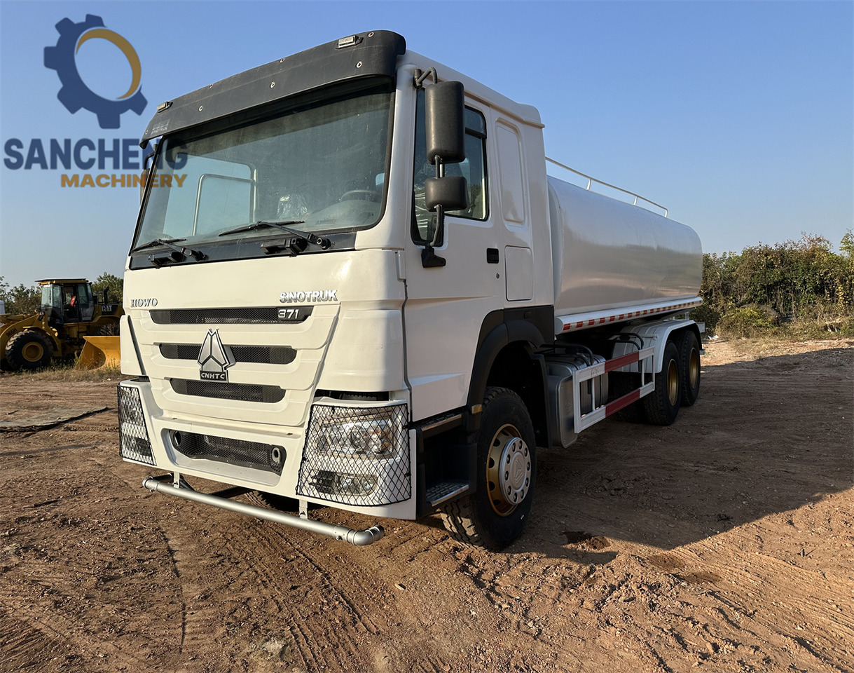 SINOTRUK HOWO 371 6x4 Water Tanker Truck - شاحنة صهريج: صور 1 SINOTRUK HOWO 371 6x4 Water Tanker Truck - شاحنة صهريج: صور 1