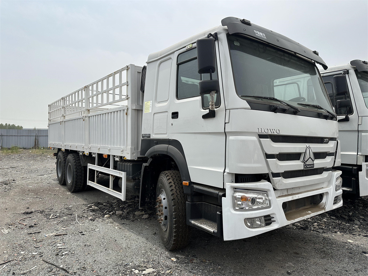 SINOTRUK HOWO 371 Cargo truck - شاحنة نقل المواشي شاحنة: صور 2 SINOTRUK HOWO 371 Cargo truck - شاحنة نقل المواشي شاحنة: صور 2