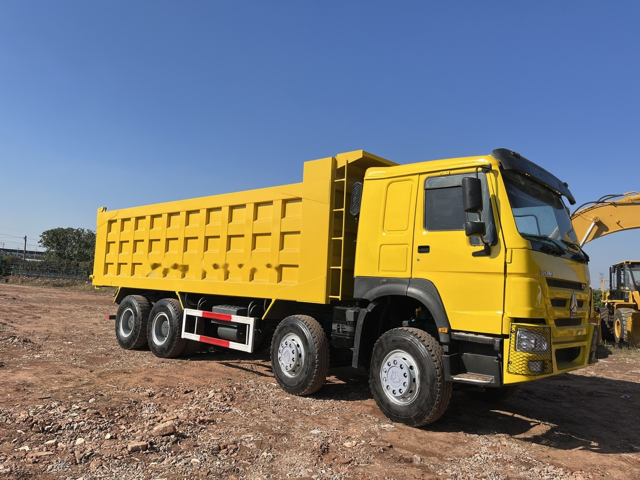 SINOTRUK HOWO 371 Dump Truck 8x4 - قلابات: صور 1 SINOTRUK HOWO 371 Dump Truck 8x4 - قلابات: صور 1