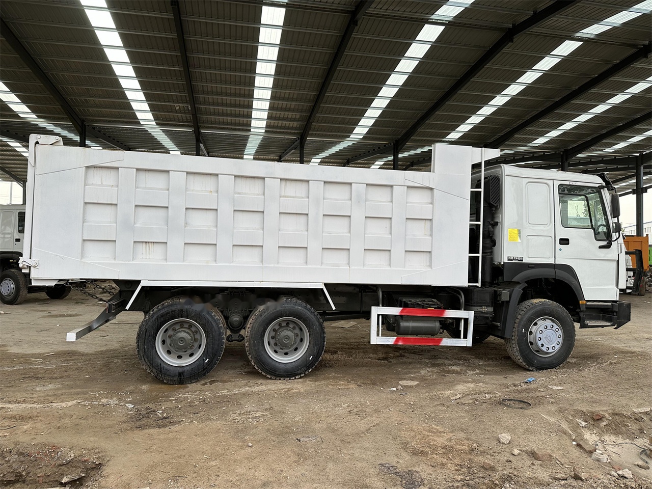 SINOTRUK HOWO 371 Dump Truck - قلابات: صور 4 SINOTRUK HOWO 371 Dump Truck - قلابات: صور 4