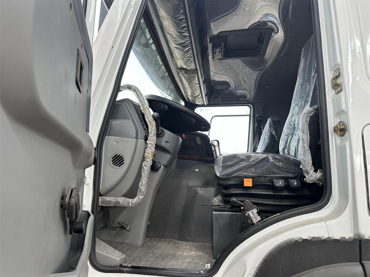 SINOTRUK HOWO 371 Dump Truck - قلابات: صور 5 SINOTRUK HOWO 371 Dump Truck - قلابات: صور 5