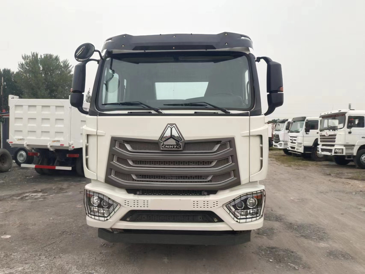 SINOTRUK HOWO 371hp 6X4 Tractor unit - شاحنة جرار: صور 2 SINOTRUK HOWO 371hp 6X4 Tractor unit - شاحنة جرار: صور 2