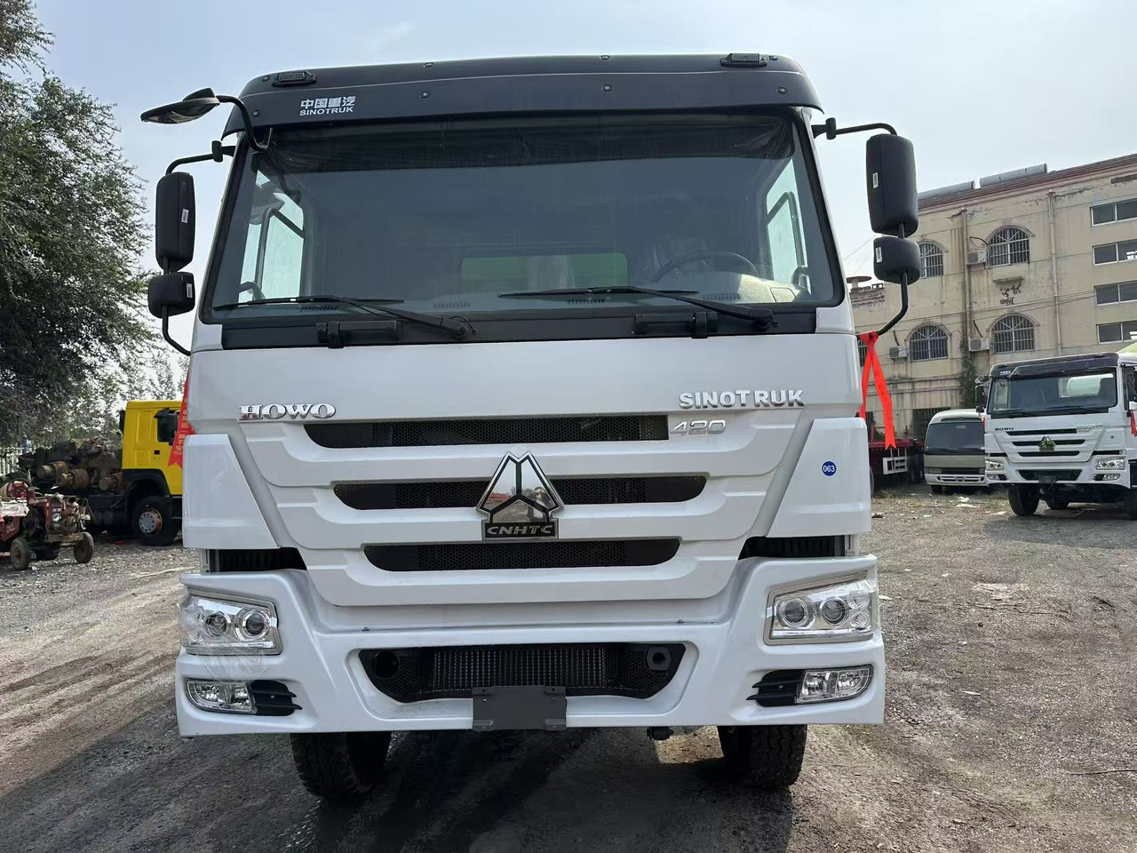 SINOTRUK HOWO 420HP 8X4 Tipper Truck - قلابات: صور 5 SINOTRUK HOWO 420HP 8X4 Tipper Truck - قلابات: صور 5