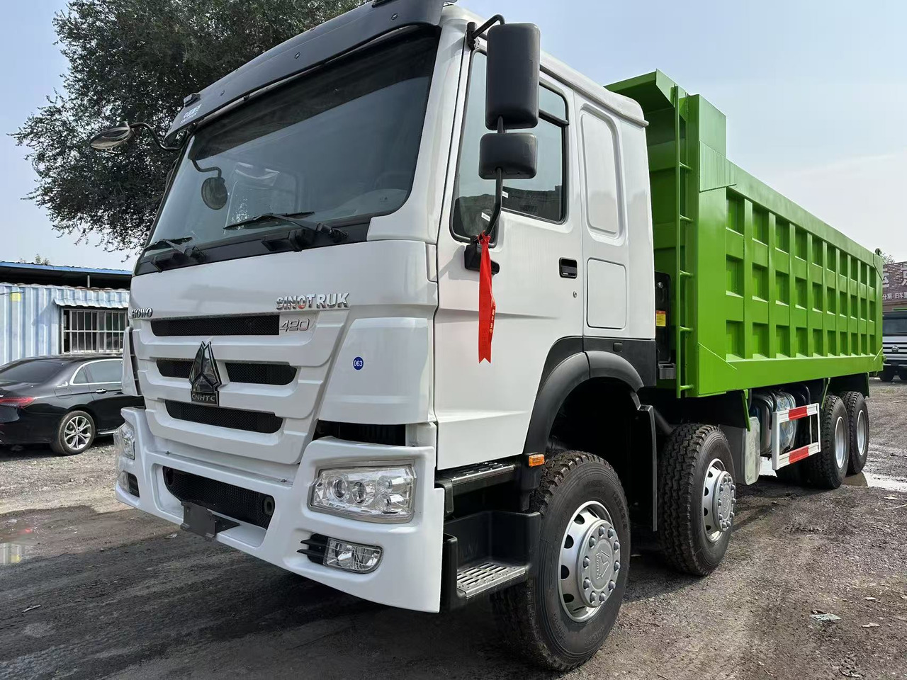 SINOTRUK HOWO 420HP 8X4 Tipper Truck - قلابات: صور 2 SINOTRUK HOWO 420HP 8X4 Tipper Truck - قلابات: صور 2