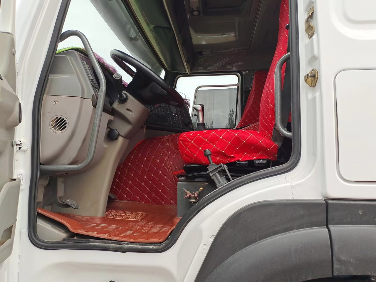 SINOTRUK HOWO Dump truck 371 6x4 - قلابات: صور 5 SINOTRUK HOWO Dump truck 371 6x4 - قلابات: صور 5