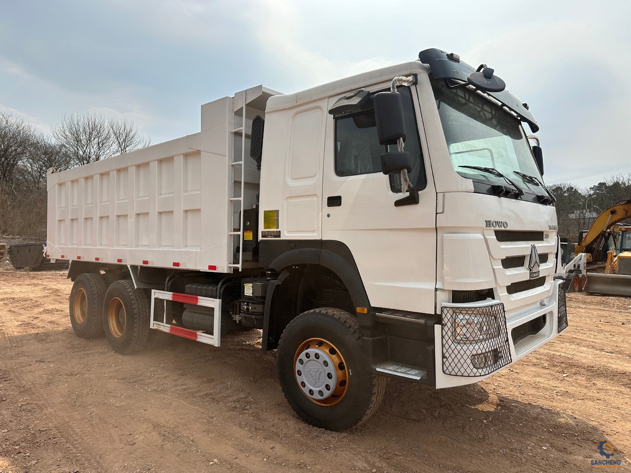 SINOTRUK HOWO Dump truck 371hp 6x4 - قلابات: صور 4 SINOTRUK HOWO Dump truck 371hp 6x4 - قلابات: صور 4