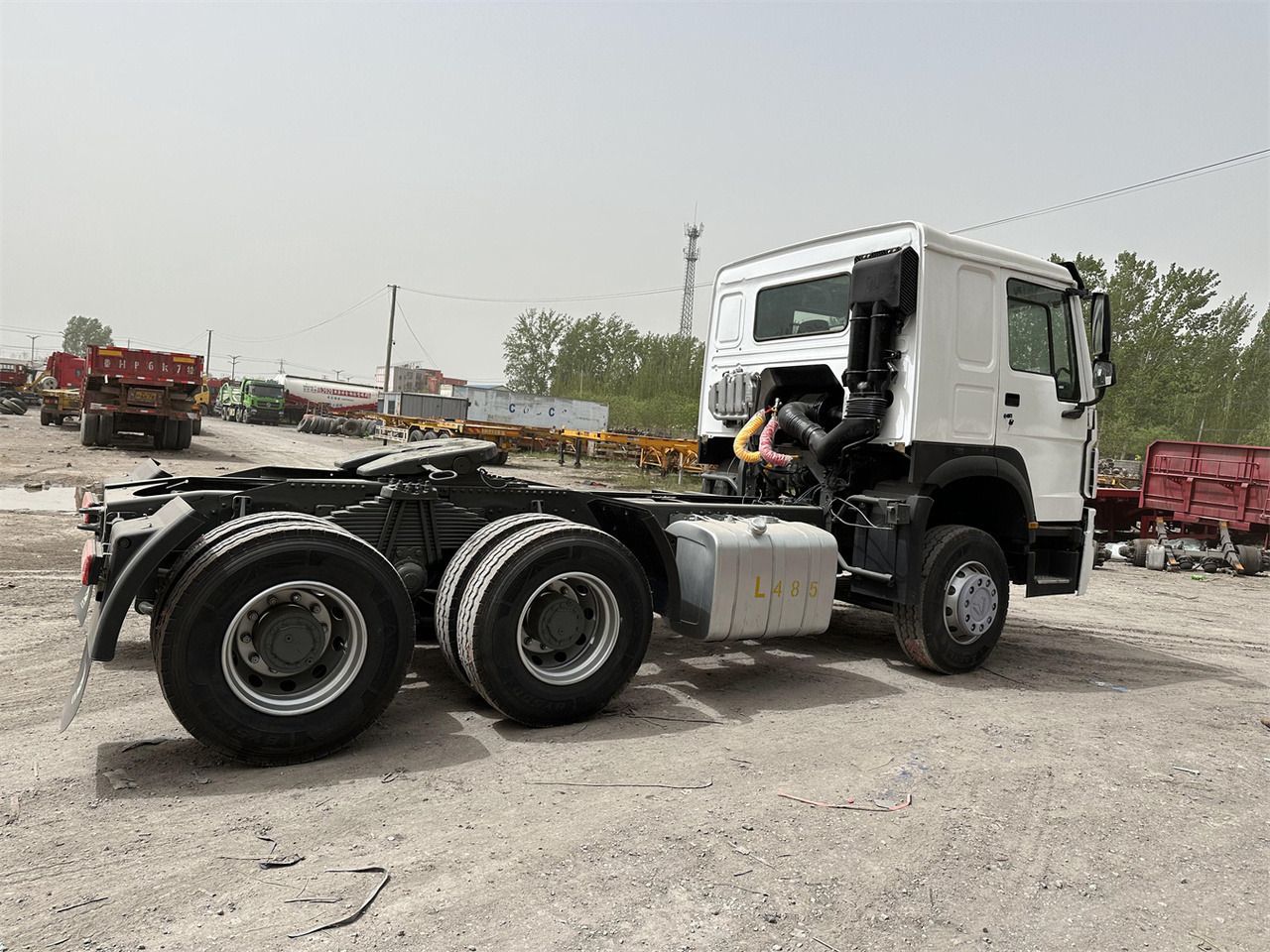 SINOTRUK Howo 371hp Truck Head - شاحنة جرار: صور 3 SINOTRUK Howo 371hp Truck Head - شاحنة جرار: صور 3