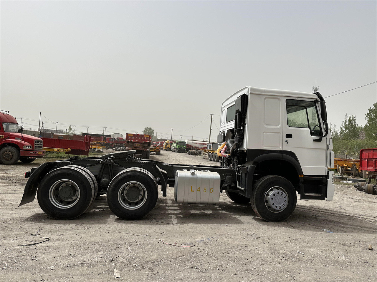 SINOTRUK Howo 371hp Truck Head - شاحنة جرار: صور 4 SINOTRUK Howo 371hp Truck Head - شاحنة جرار: صور 4