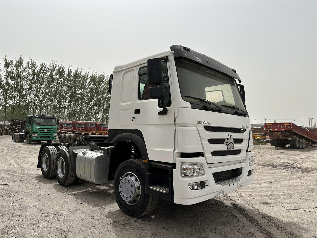 SINOTRUK Howo 371hp Truck Head - شاحنة جرار: صور 1 SINOTRUK Howo 371hp Truck Head - شاحنة جرار: صور 1