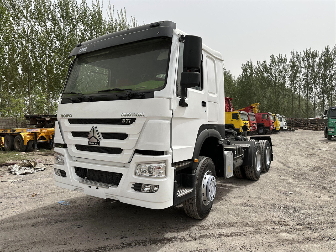 SINOTRUK Howo 371hp Truck Head - شاحنة جرار: صور 2 SINOTRUK Howo 371hp Truck Head - شاحنة جرار: صور 2
