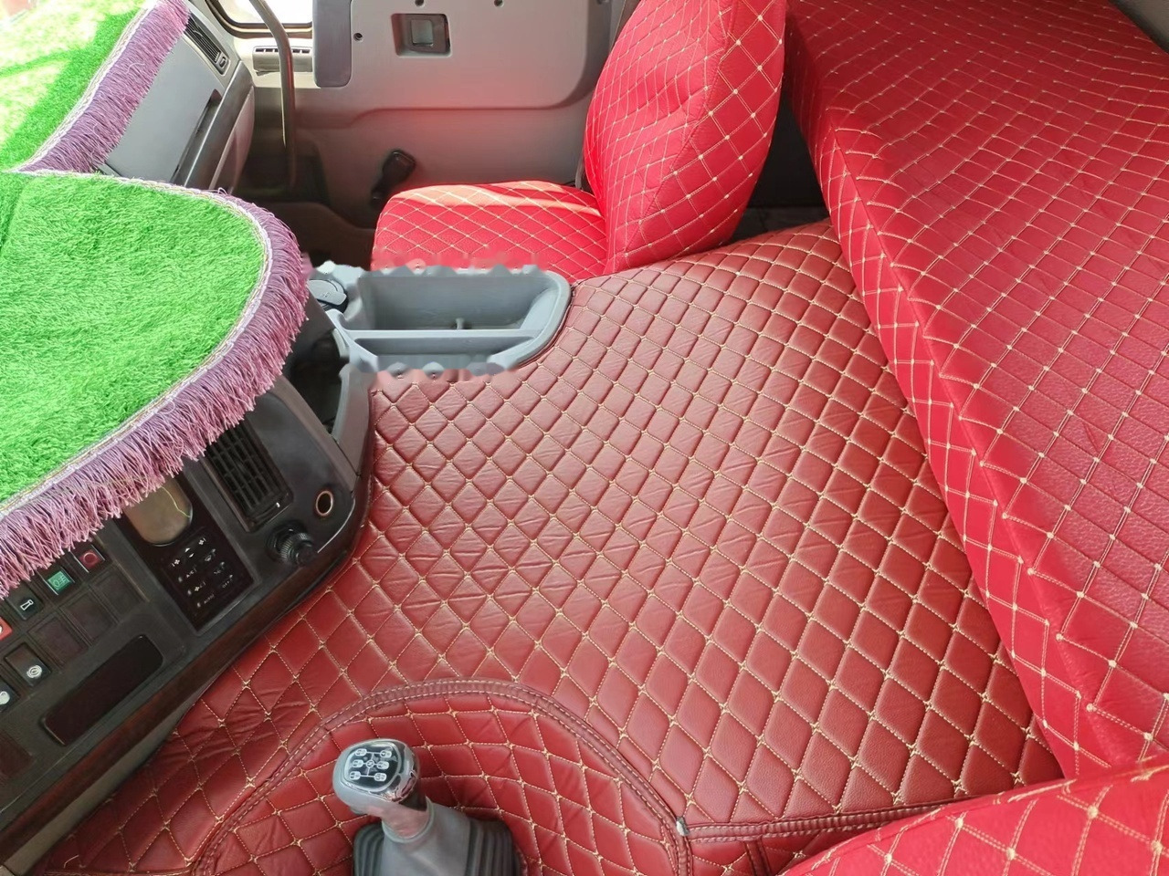 SINOTRUK Howo tractor unit 420hp 6x4 - شاحنة جرار: صور 5 SINOTRUK Howo tractor unit 420hp 6x4 - شاحنة جرار: صور 5