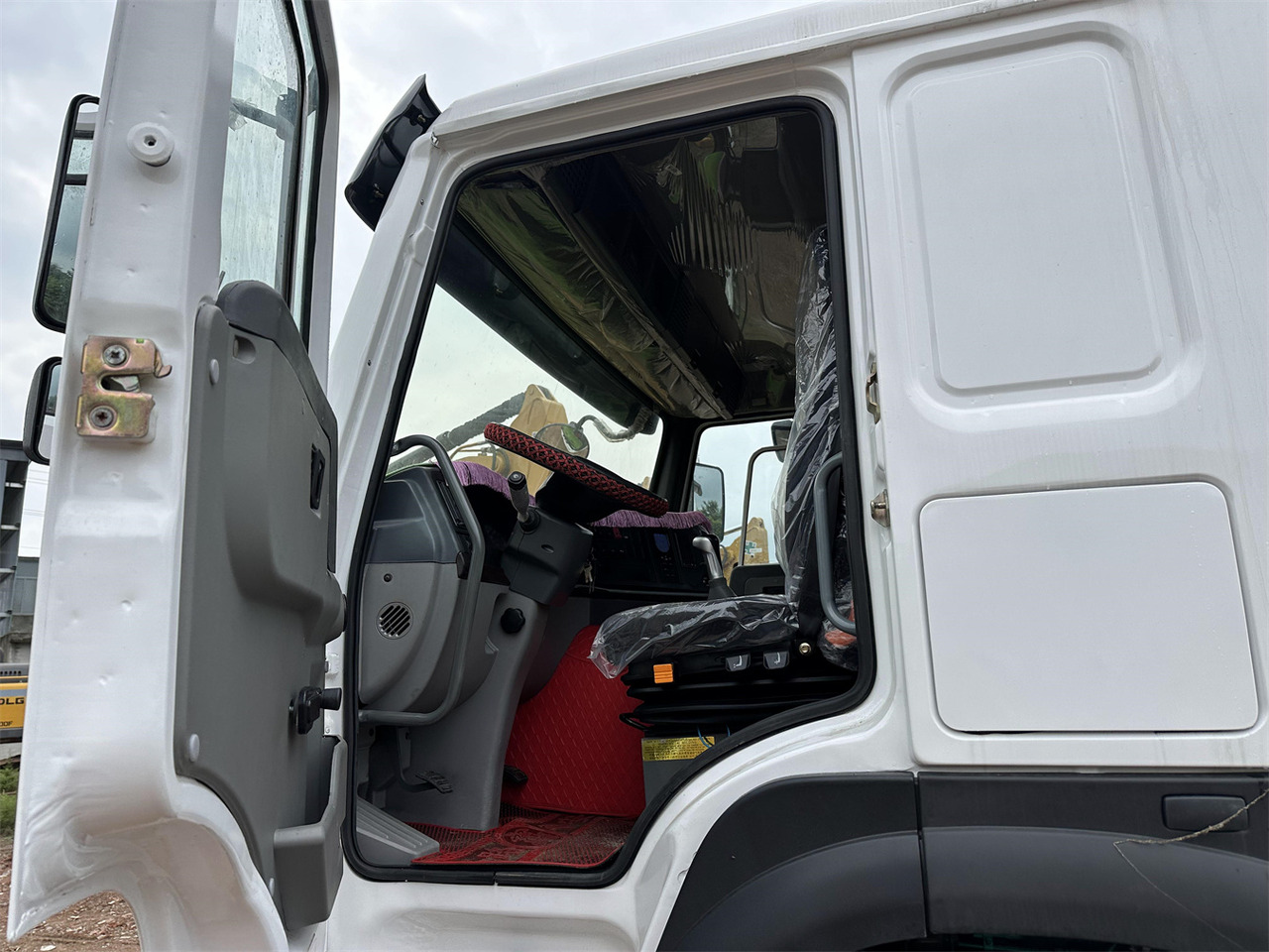 تأجير SINOTRUK Howo tractor unit 420hp SINOTRUK Howo tractor unit 420hp: صور 6