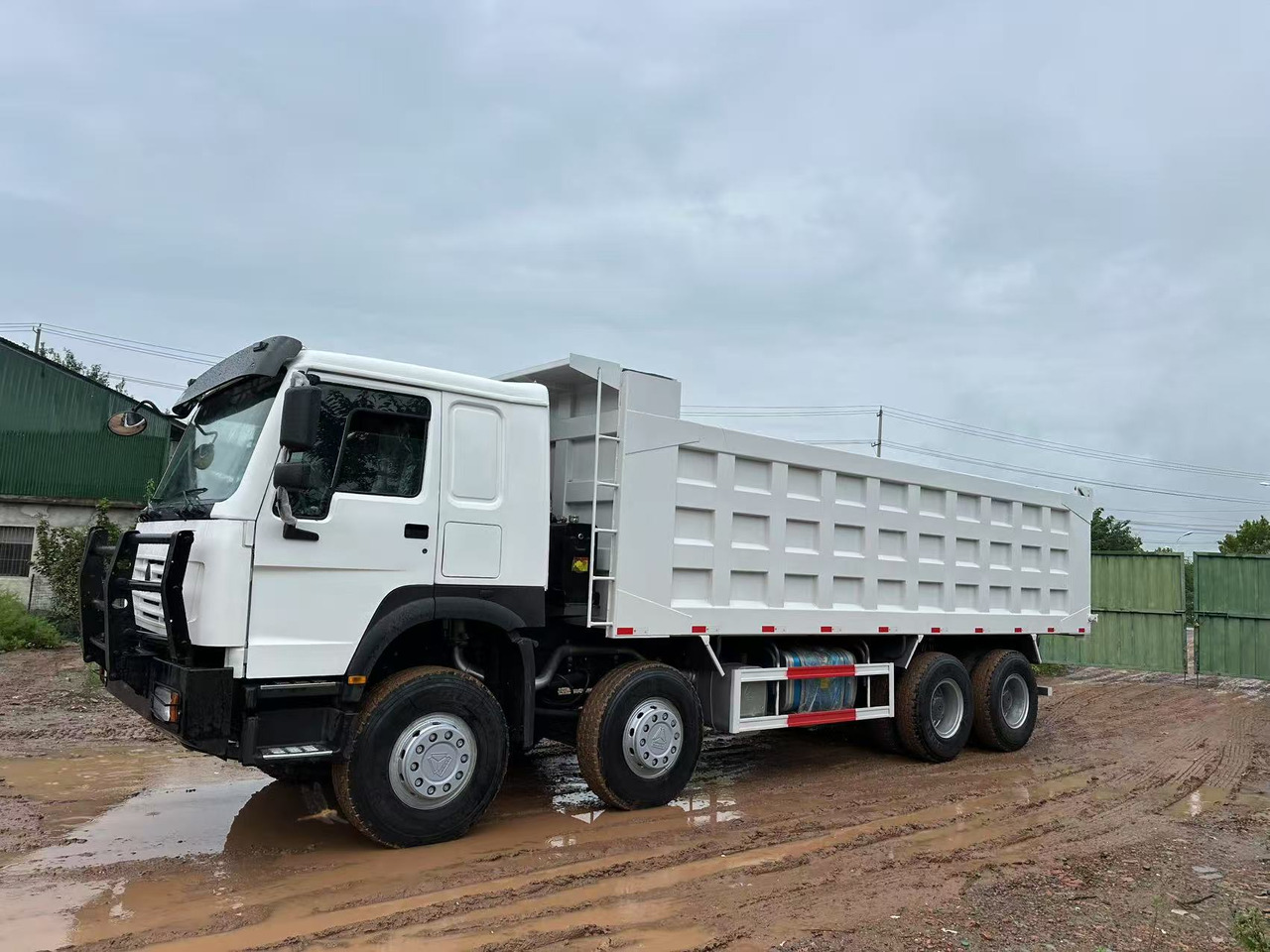 Sinotruk HOWO 371hp 8x4 tipper truck - قلابات: صور 4 Sinotruk HOWO 371hp 8x4 tipper truck - قلابات: صور 4