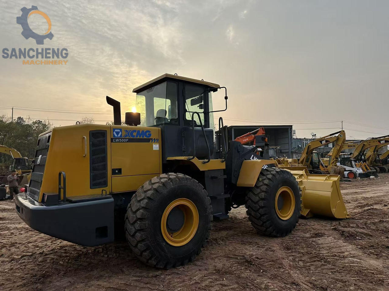 اللودر بعجل XCMG LW500F: صور 10