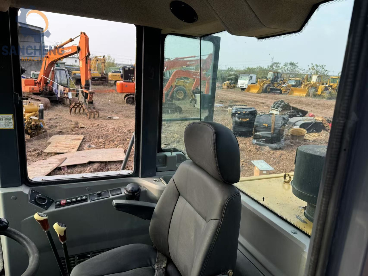 XCMG LW500F - اللودر بعجل: صور 4 XCMG LW500F - اللودر بعجل: صور 4