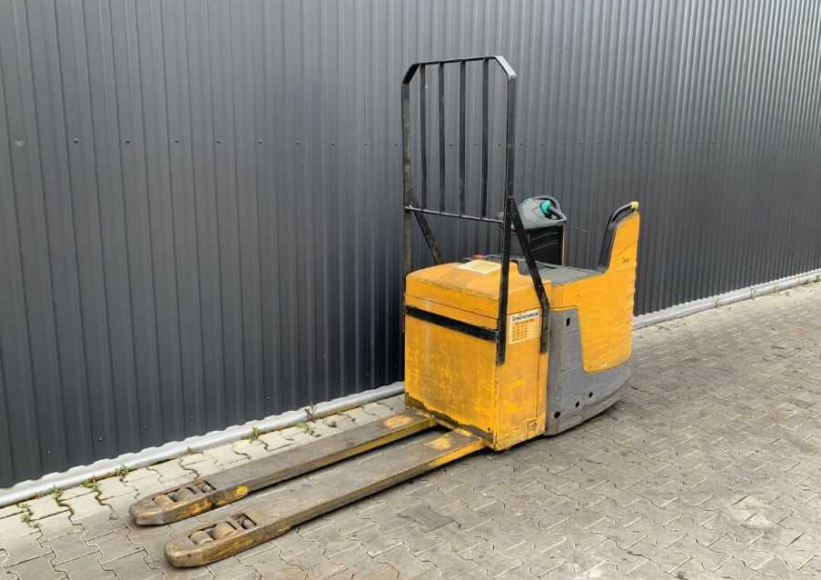 Jungheinrich ERE225 - معدات الرفع منخفض المستوى: صور 1 Jungheinrich ERE225 - معدات الرفع منخفض المستوى: صور 1