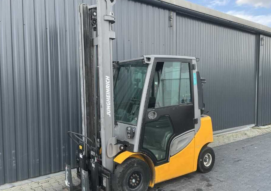 Jungheinrich TFG425s - رافعة شوكية تعمل بالغاز: صور 1 Jungheinrich TFG425s - رافعة شوكية تعمل بالغاز: صور 1
