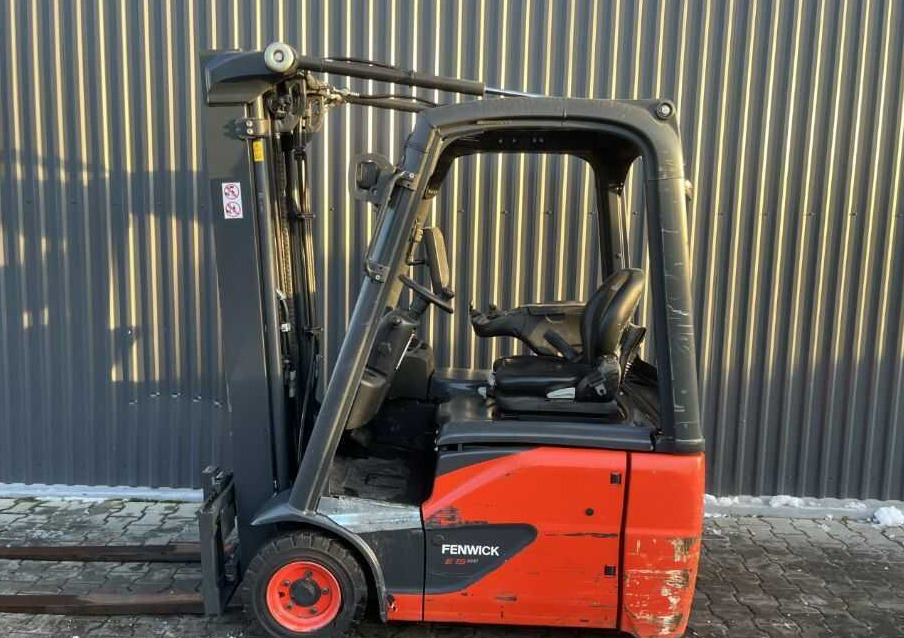 Linde E15-02 - رافعة شوكية كهربائية: صور 2 Linde E15-02 - رافعة شوكية كهربائية: صور 2