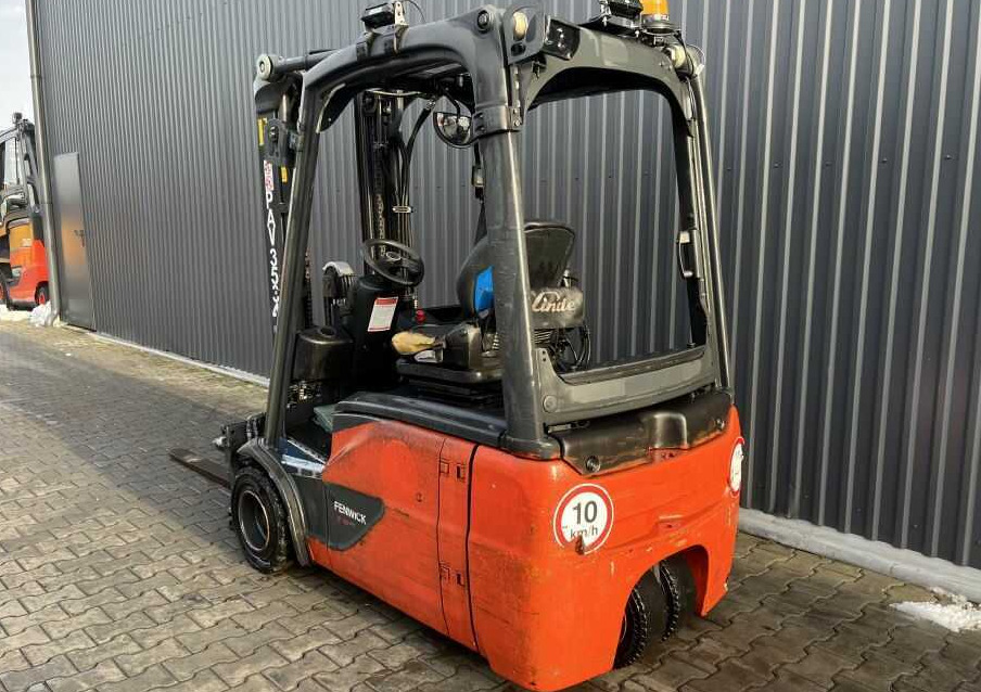 Linde E18-02 - رافعة شوكية كهربائية: صور 3 Linde E18-02 - رافعة شوكية كهربائية: صور 3