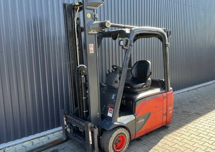 Linde E20L-02 - رافعة شوكية كهربائية: صور 1 Linde E20L-02 - رافعة شوكية كهربائية: صور 1