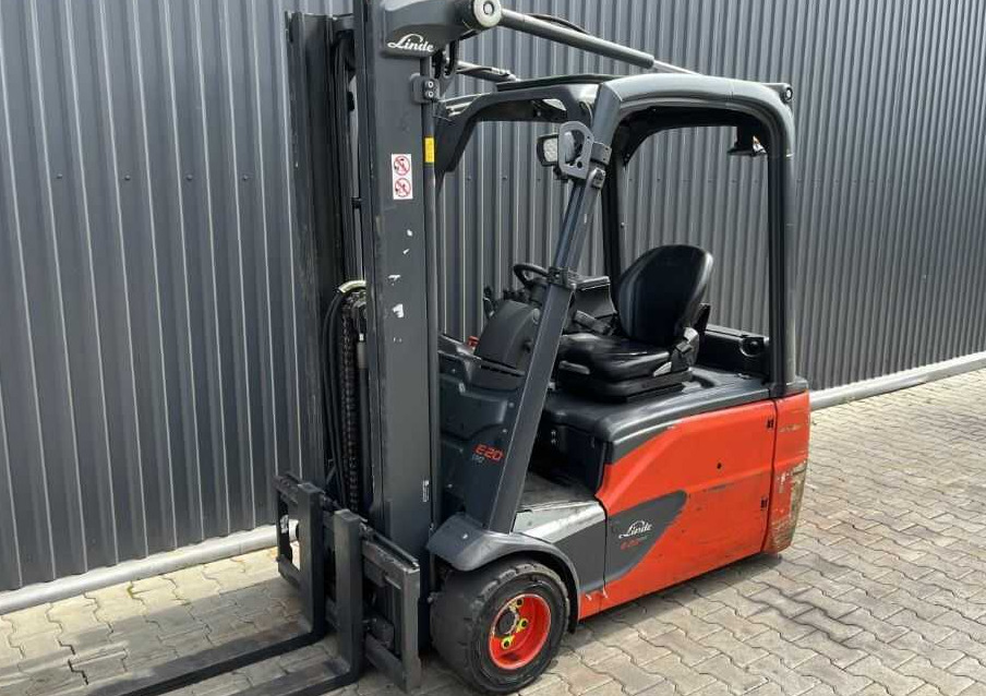 Linde E20L-02 - رافعة شوكية كهربائية: صور 1 Linde E20L-02 - رافعة شوكية كهربائية: صور 1
