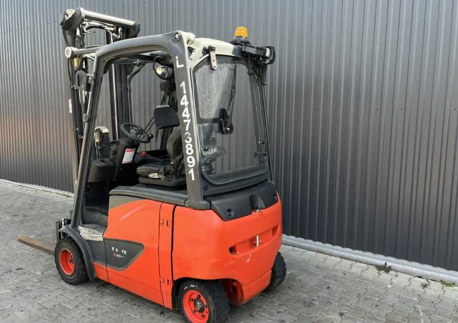 Linde E20PH-02 - رافعة شوكية كهربائية: صور 3 Linde E20PH-02 - رافعة شوكية كهربائية: صور 3