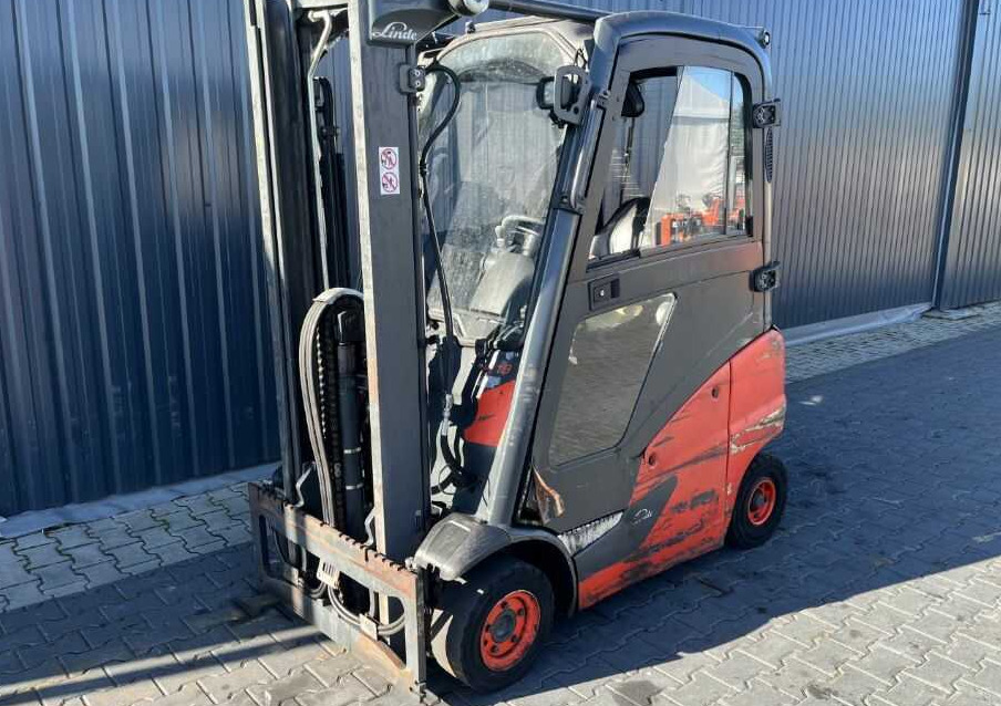 Linde H18T-01 - رافعة شوكية تعمل بالغاز: صور 1 Linde H18T-01 - رافعة شوكية تعمل بالغاز: صور 1