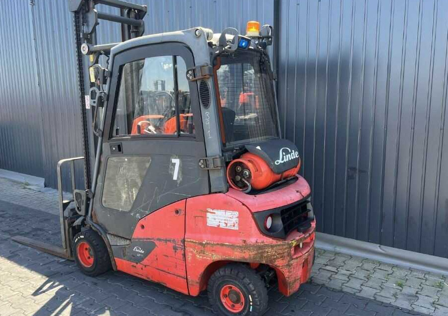 Linde H20T-01 - رافعة شوكية تعمل بالغاز: صور 3 Linde H20T-01 - رافعة شوكية تعمل بالغاز: صور 3