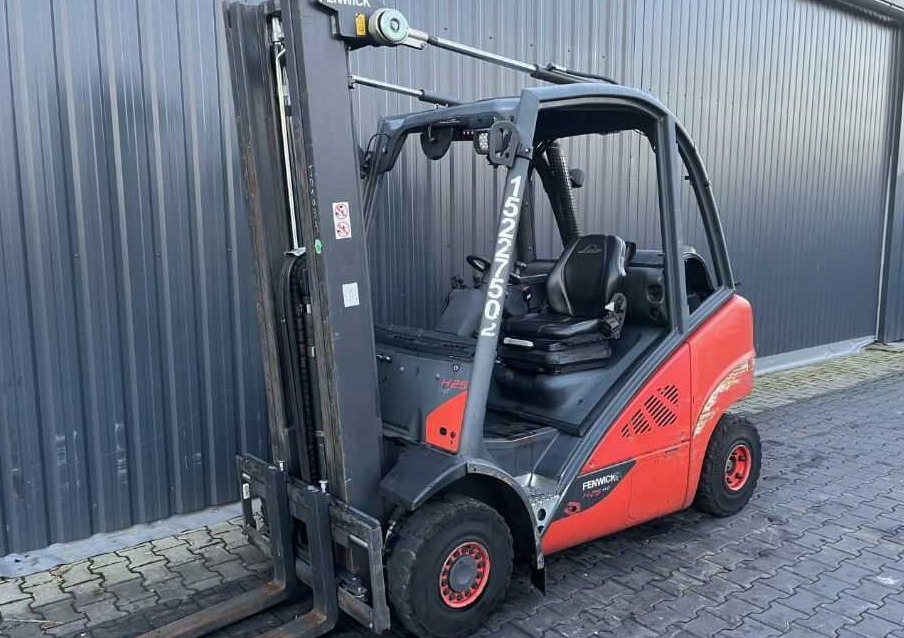 Linde H25T-01 - رافعة شوكية تعمل بالغاز: صور 1 Linde H25T-01 - رافعة شوكية تعمل بالغاز: صور 1