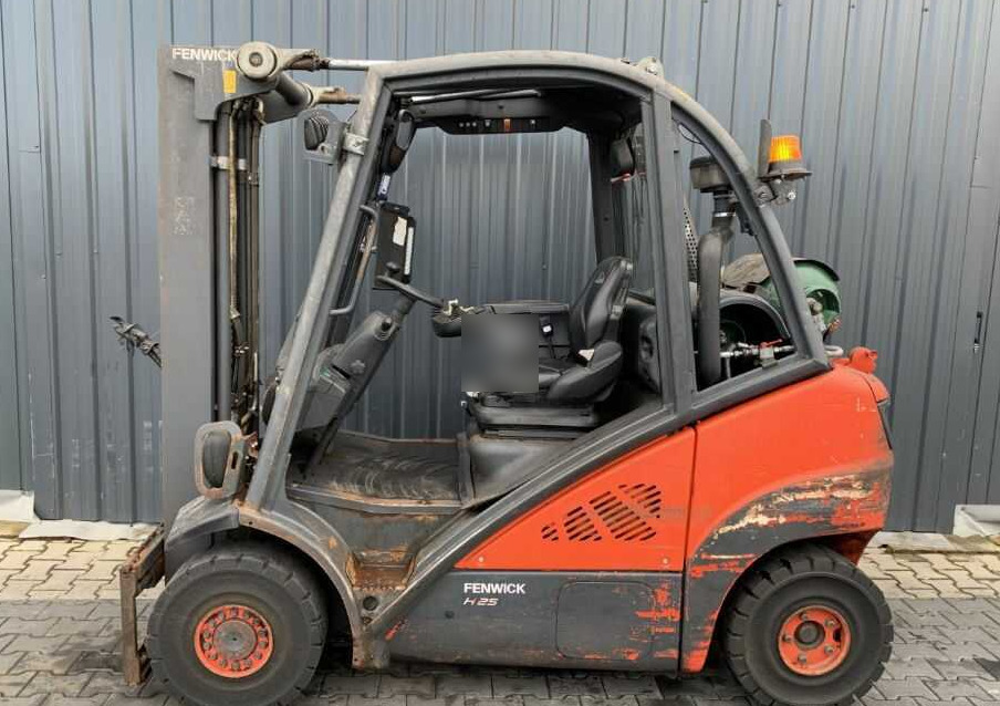 Linde H25T-02 - رافعة شوكية تعمل بالغاز: صور 2 Linde H25T-02 - رافعة شوكية تعمل بالغاز: صور 2
