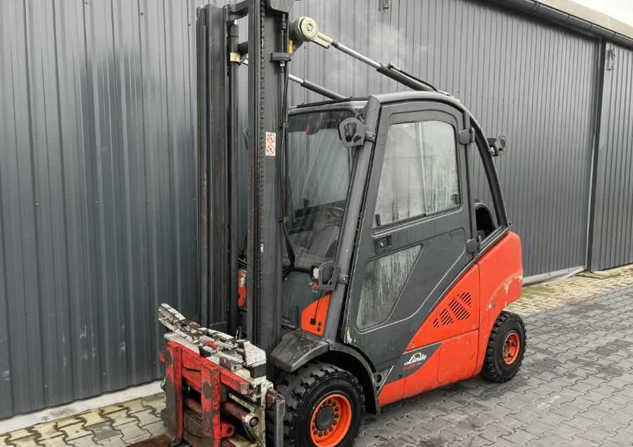 Linde H25T-02 - رافعة شوكية تعمل بالغاز: صور 1 Linde H25T-02 - رافعة شوكية تعمل بالغاز: صور 1