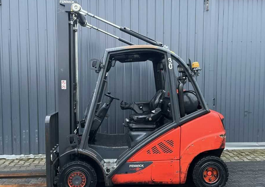 Linde H25T-02 - رافعة شوكية تعمل بالغاز: صور 3 Linde H25T-02 - رافعة شوكية تعمل بالغاز: صور 3
