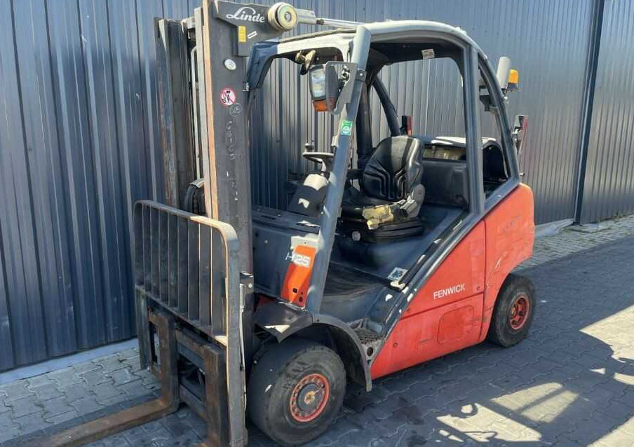 Linde H25T - رافعة شوكية تعمل بالغاز: صور 1 Linde H25T - رافعة شوكية تعمل بالغاز: صور 1