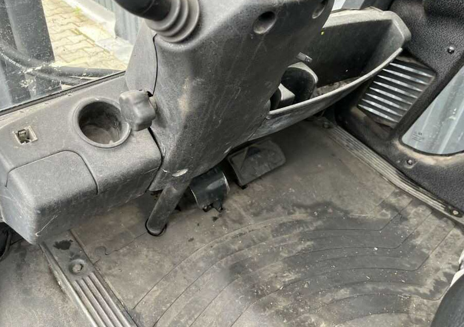 رافعة شوكية ديزل Linde H35D-02: صور 8 رافعة شوكية ديزل Linde H35D-02: صور 8