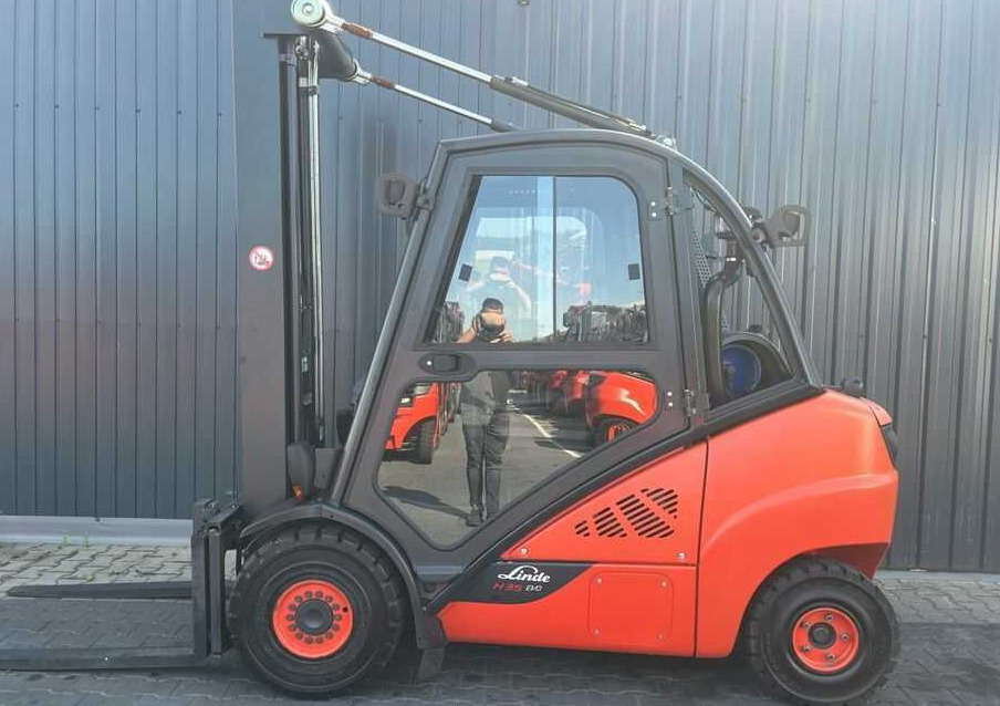 Linde H35T-02 - رافعة شوكية تعمل بالغاز: صور 2 Linde H35T-02 - رافعة شوكية تعمل بالغاز: صور 2