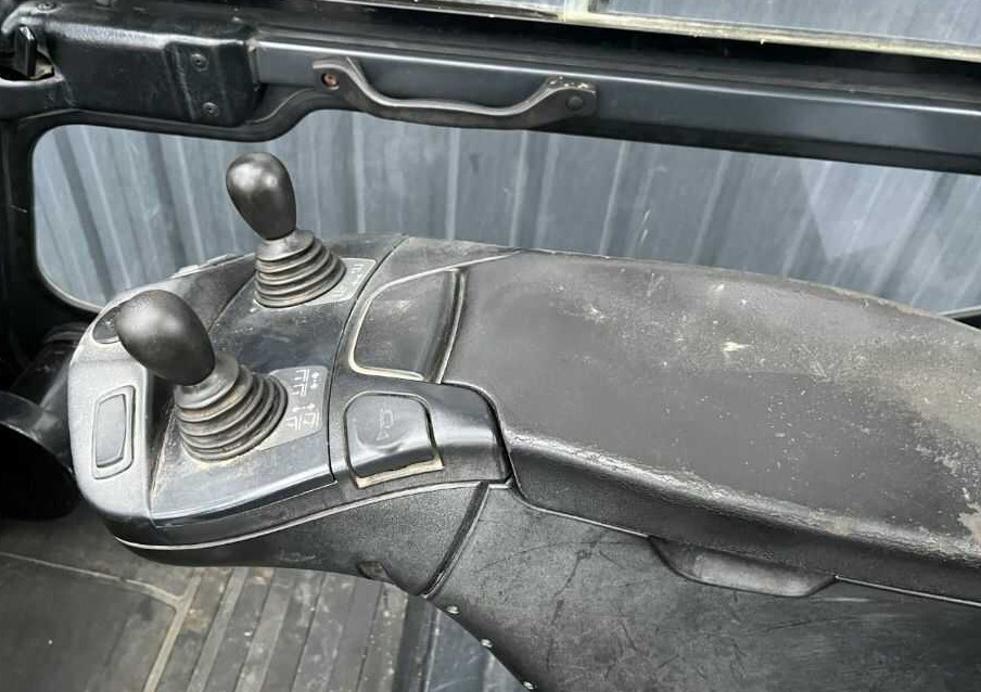 Linde H40T-02 - رافعة شوكية تعمل بالغاز: صور 5 Linde H40T-02 - رافعة شوكية تعمل بالغاز: صور 5