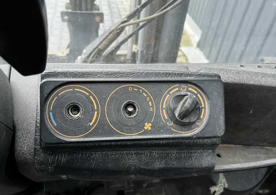 Linde H40T-02 - رافعة شوكية تعمل بالغاز: صور 3 Linde H40T-02 - رافعة شوكية تعمل بالغاز: صور 3