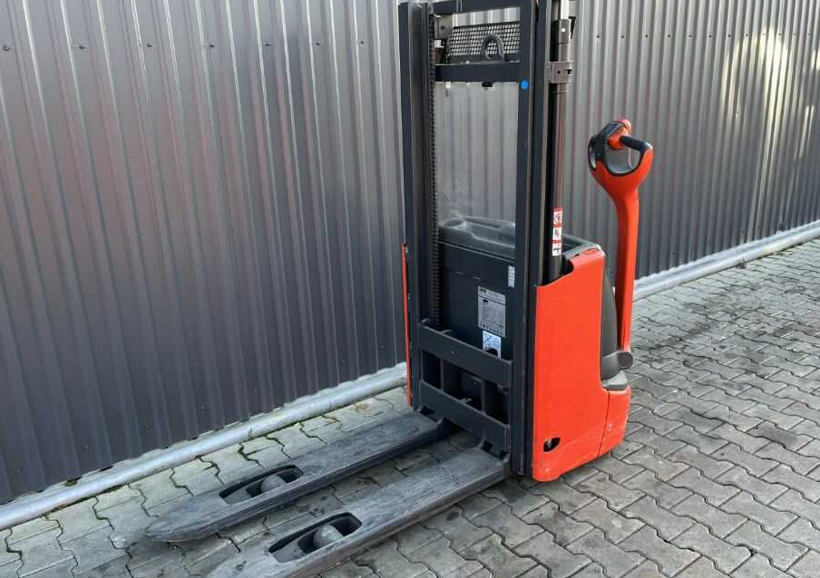 Linde L10B - معدات تكديس: صور 1 Linde L10B - معدات تكديس: صور 1