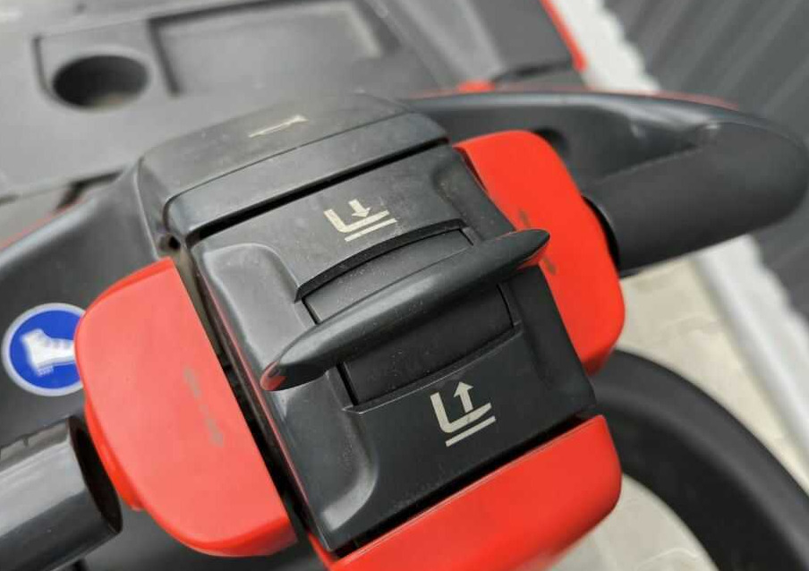 Linde L14AP - معدات تكديس: صور 1 Linde L14AP - معدات تكديس: صور 1