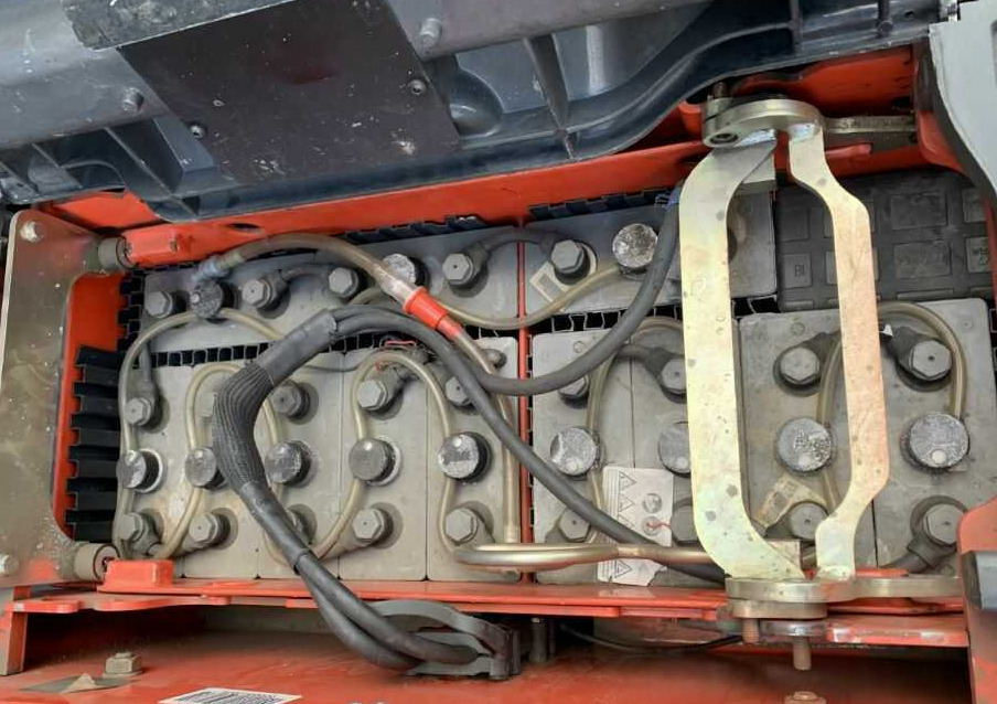 Linde P30C - جرار السحب الكهربائي: صور 5 Linde P30C - جرار السحب الكهربائي: صور 5