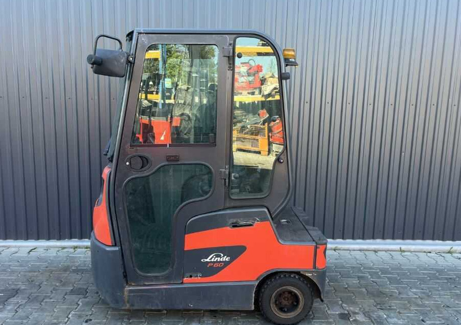 Linde P60 - جرار السحب الكهربائي: صور 2 Linde P60 - جرار السحب الكهربائي: صور 2