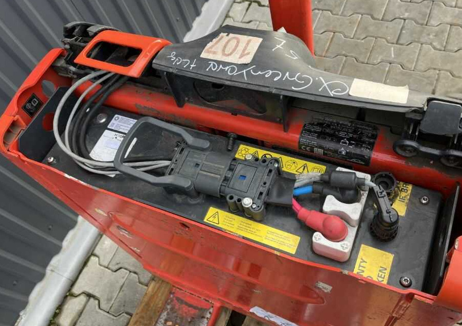 Linde T18 - معدات الرفع منخفض المستوى: صور 5 Linde T18 - معدات الرفع منخفض المستوى: صور 5