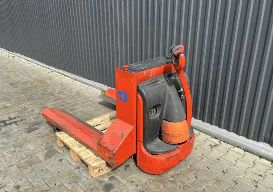 Linde T20 - معدات الرفع منخفض المستوى: صور 3 Linde T20 - معدات الرفع منخفض المستوى: صور 3