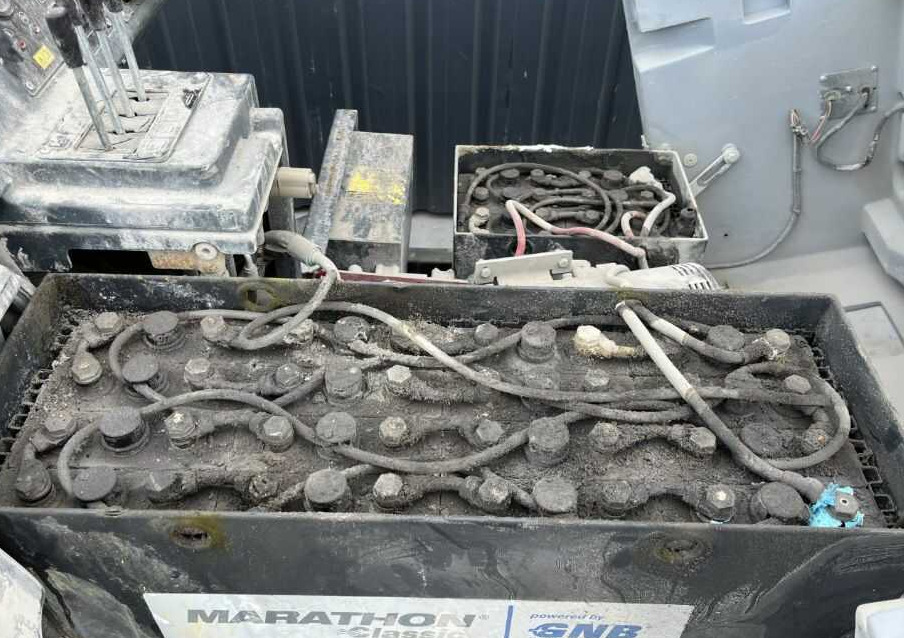 Nilfisk SR1601 - كناسة المناطق الصناعية: صور 5 Nilfisk SR1601 - كناسة المناطق الصناعية: صور 5