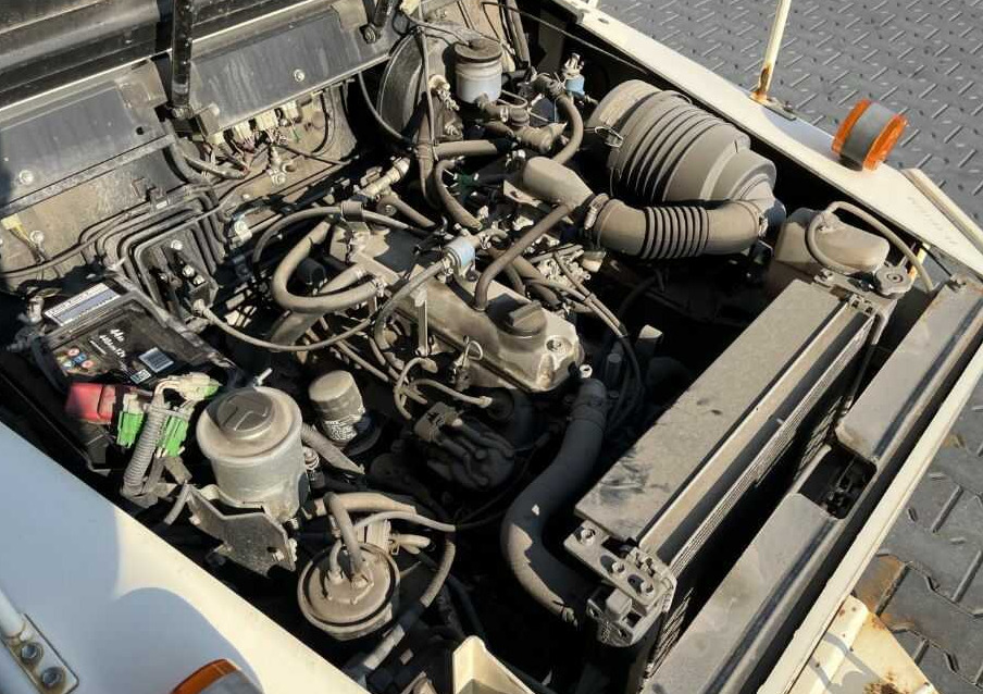 Toyota 2TG20 - جرار السحب الكهربائي: صور 1 Toyota 2TG20 - جرار السحب الكهربائي: صور 1