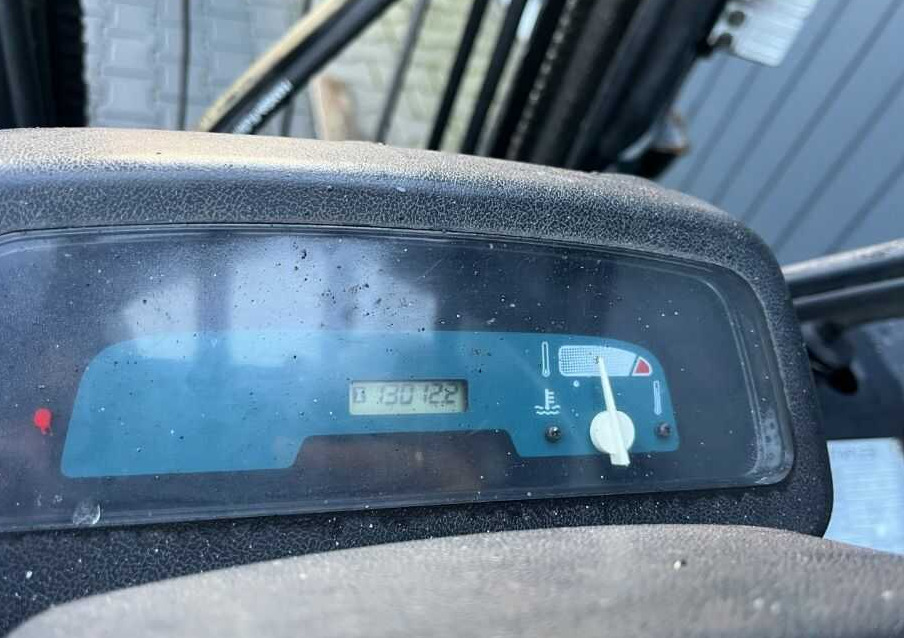 Toyota 7FGF18 - رافعة شوكية تعمل بالغاز: صور 5 Toyota 7FGF18 - رافعة شوكية تعمل بالغاز: صور 5